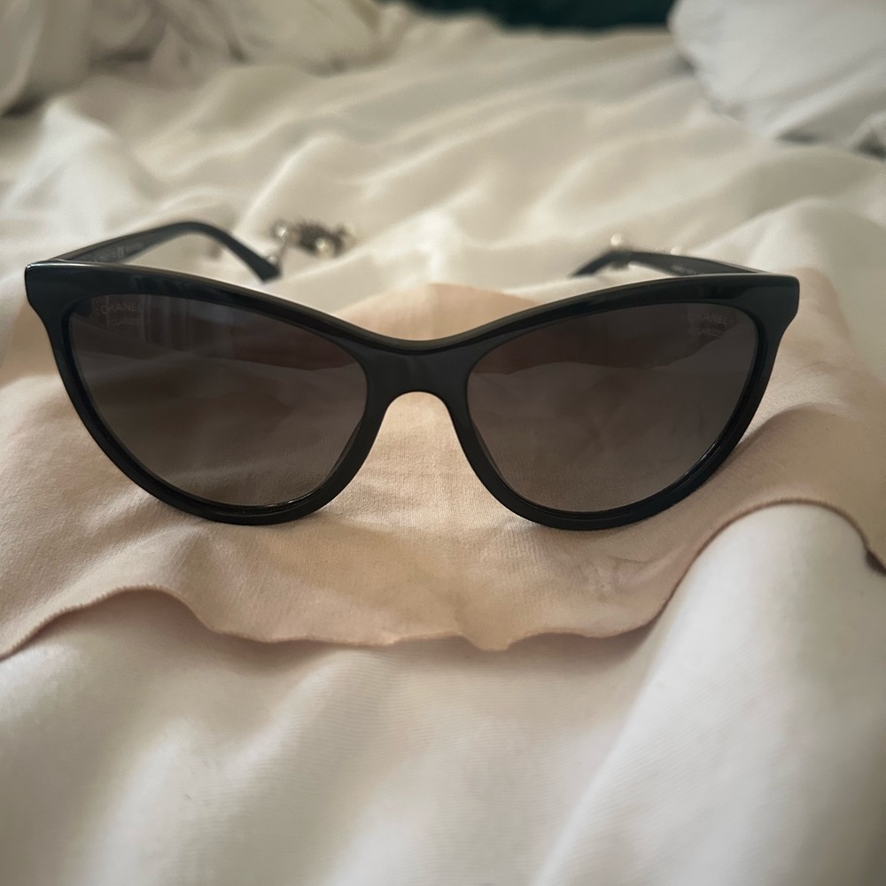 CHANEL Sunglasses